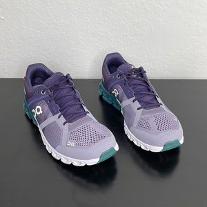 On Running Cloud helion Swiss engineering sneakers